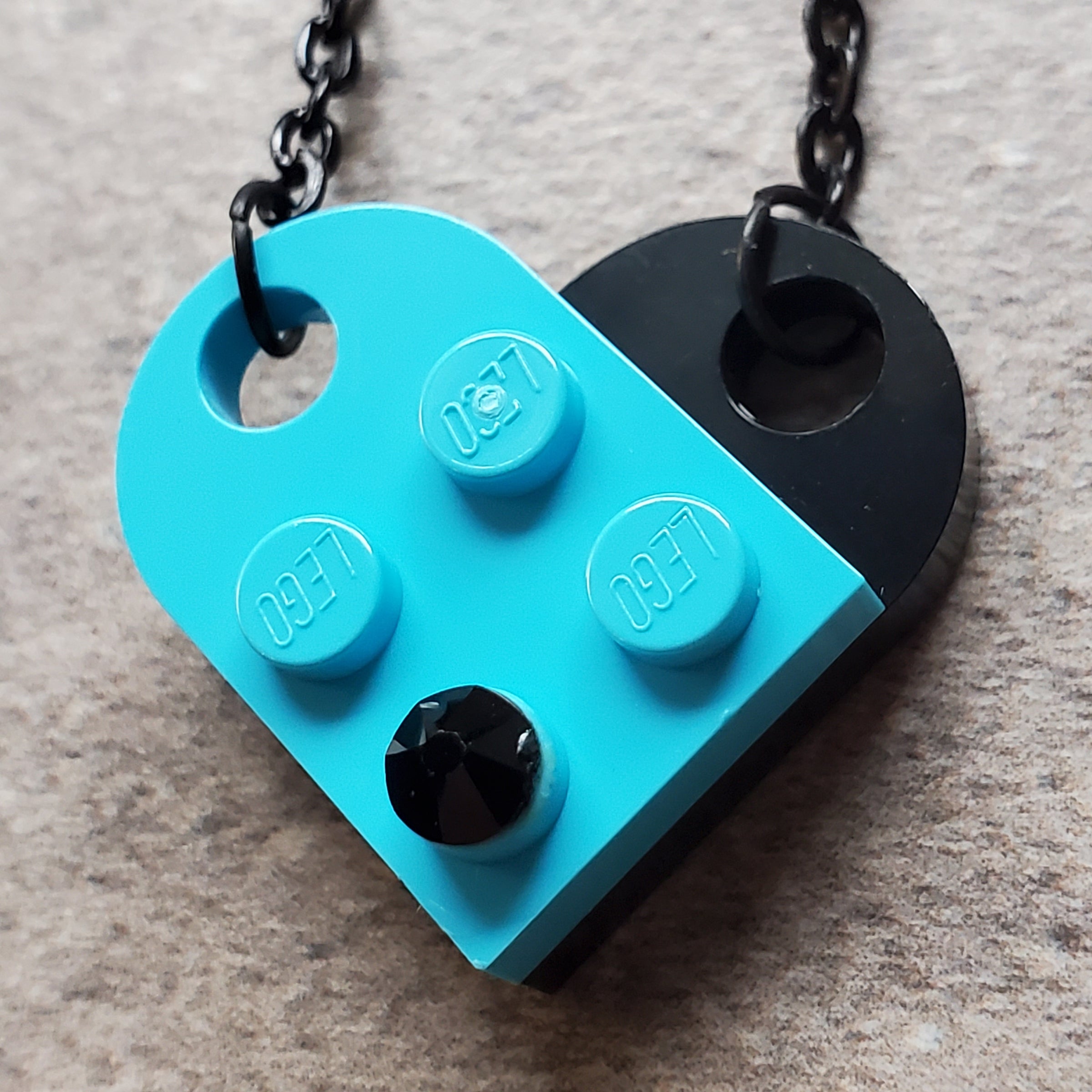 Lego heart online necklace green